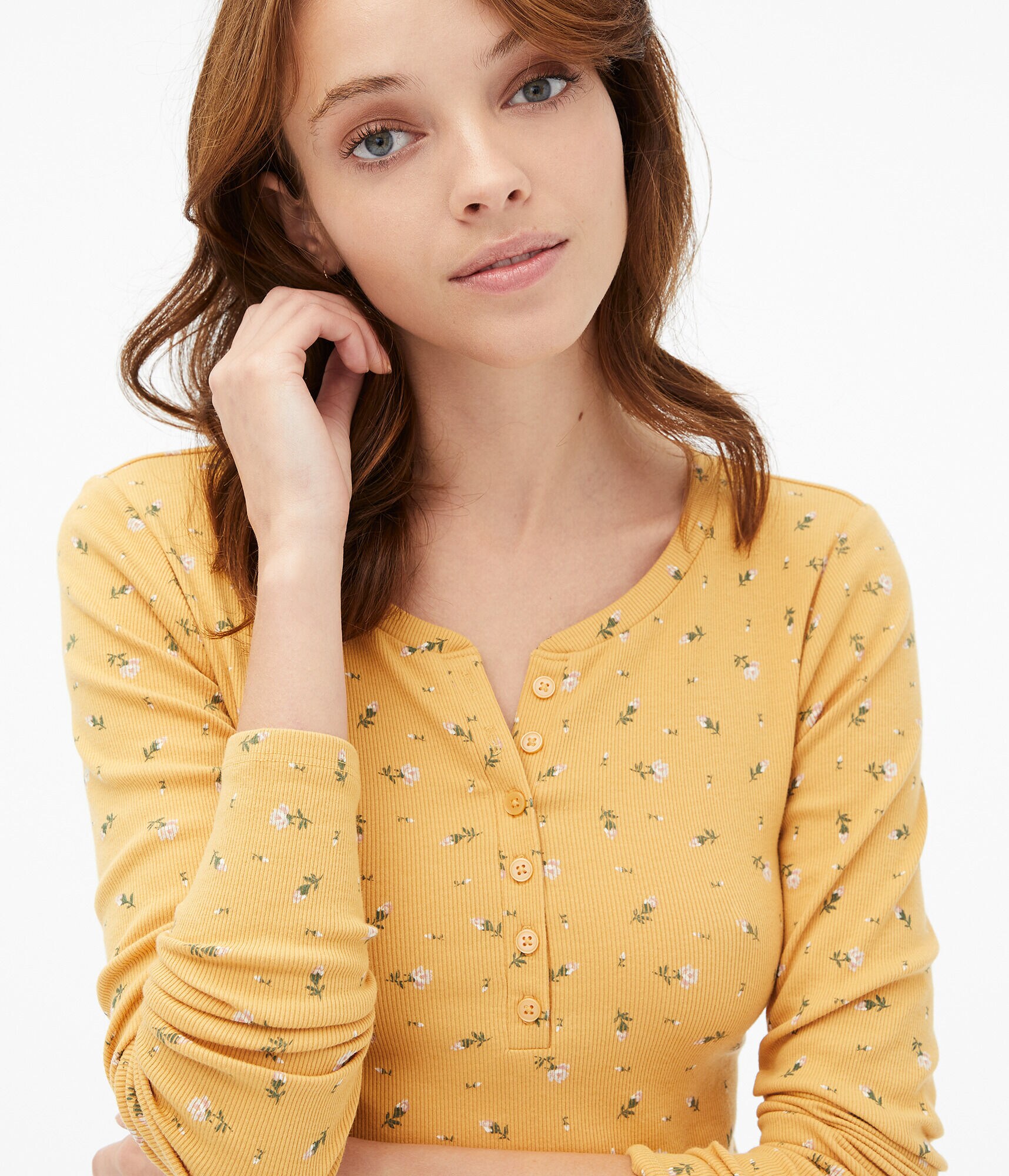 Long Sleeve Floral Cropped Henley Shrunken Tee