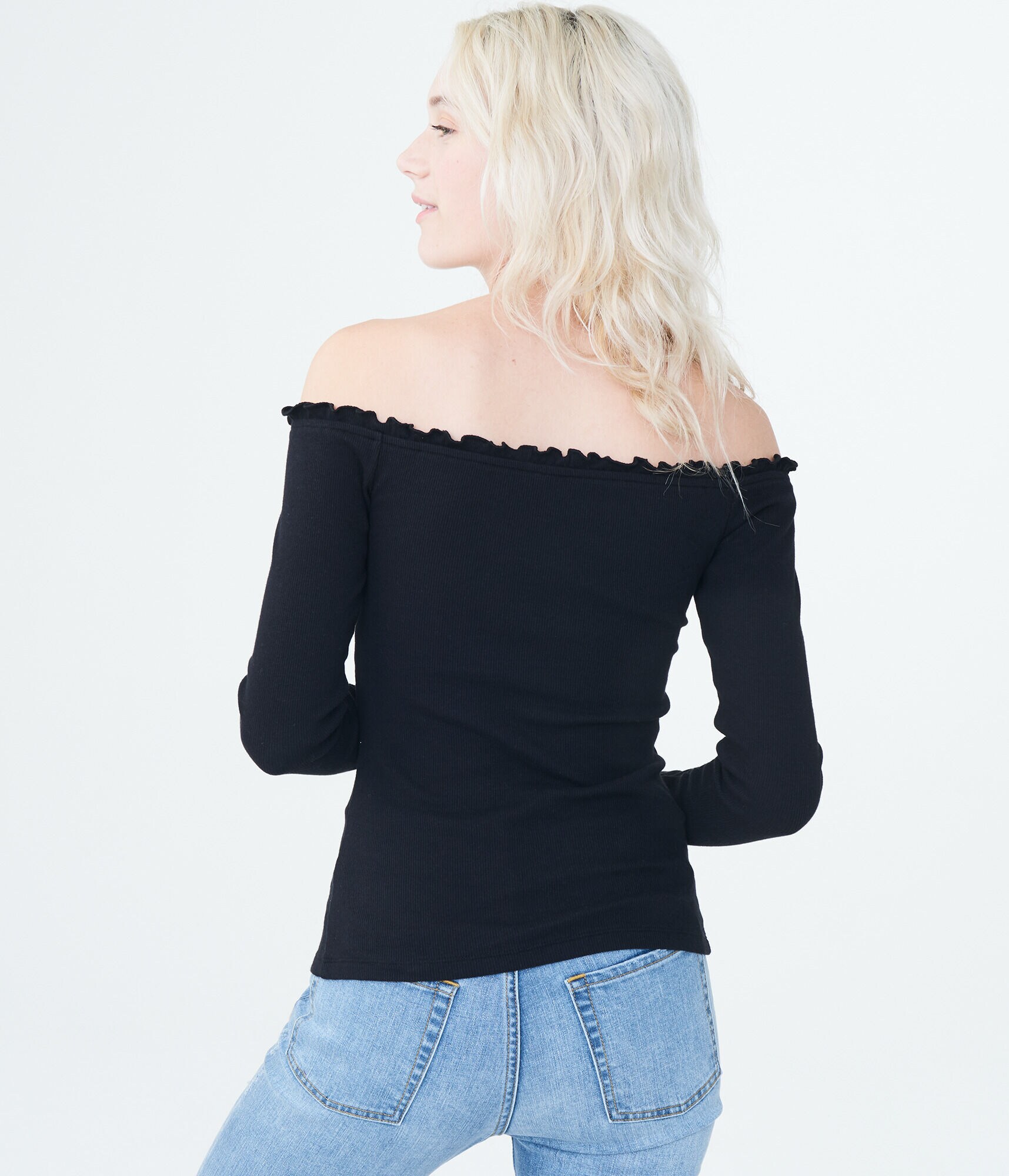 Long Sleeve Lettuce-Trim V-Wire Off-The-Shoulder Top