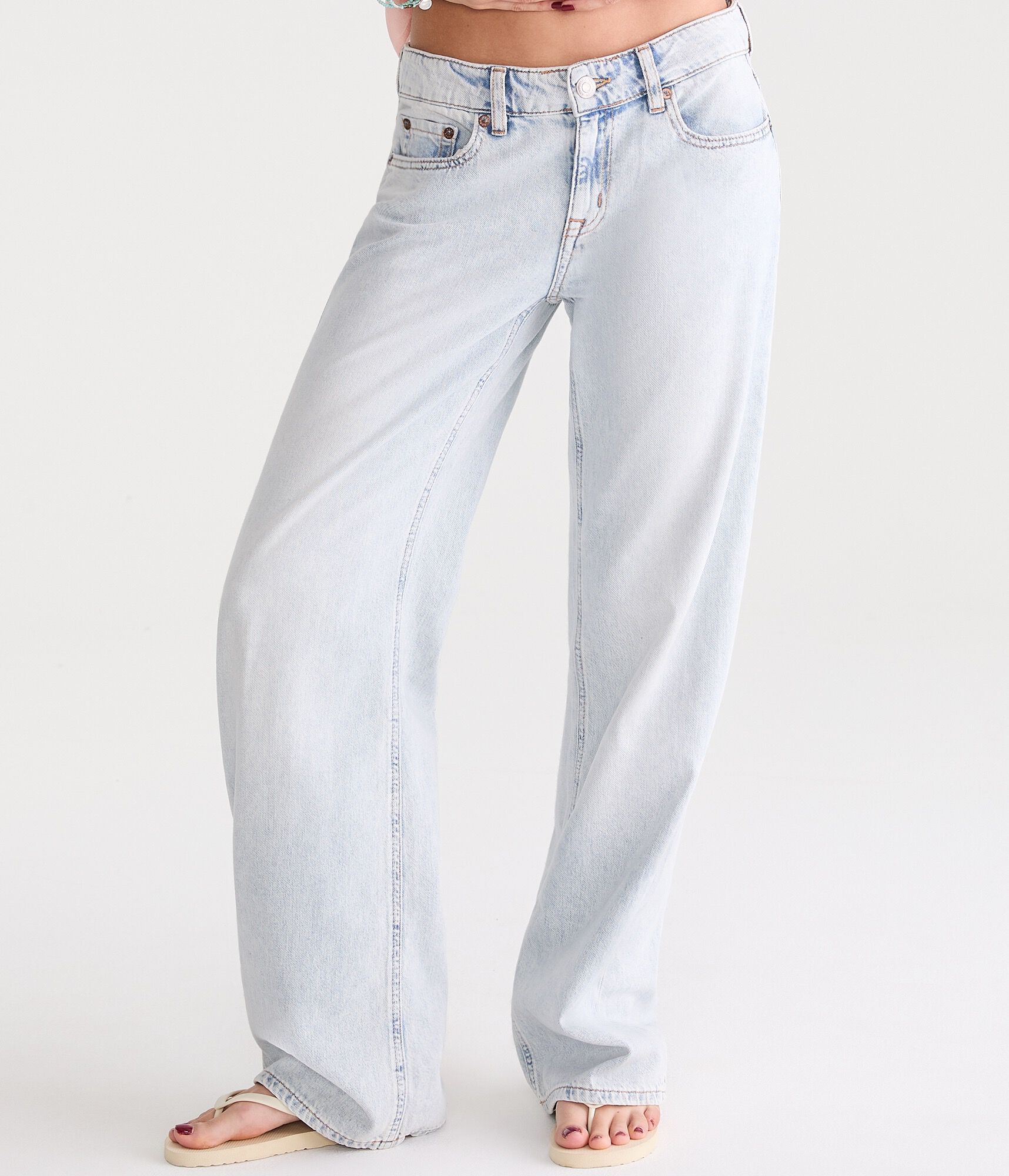 Low-Rise Baggy Wide Leg Jean