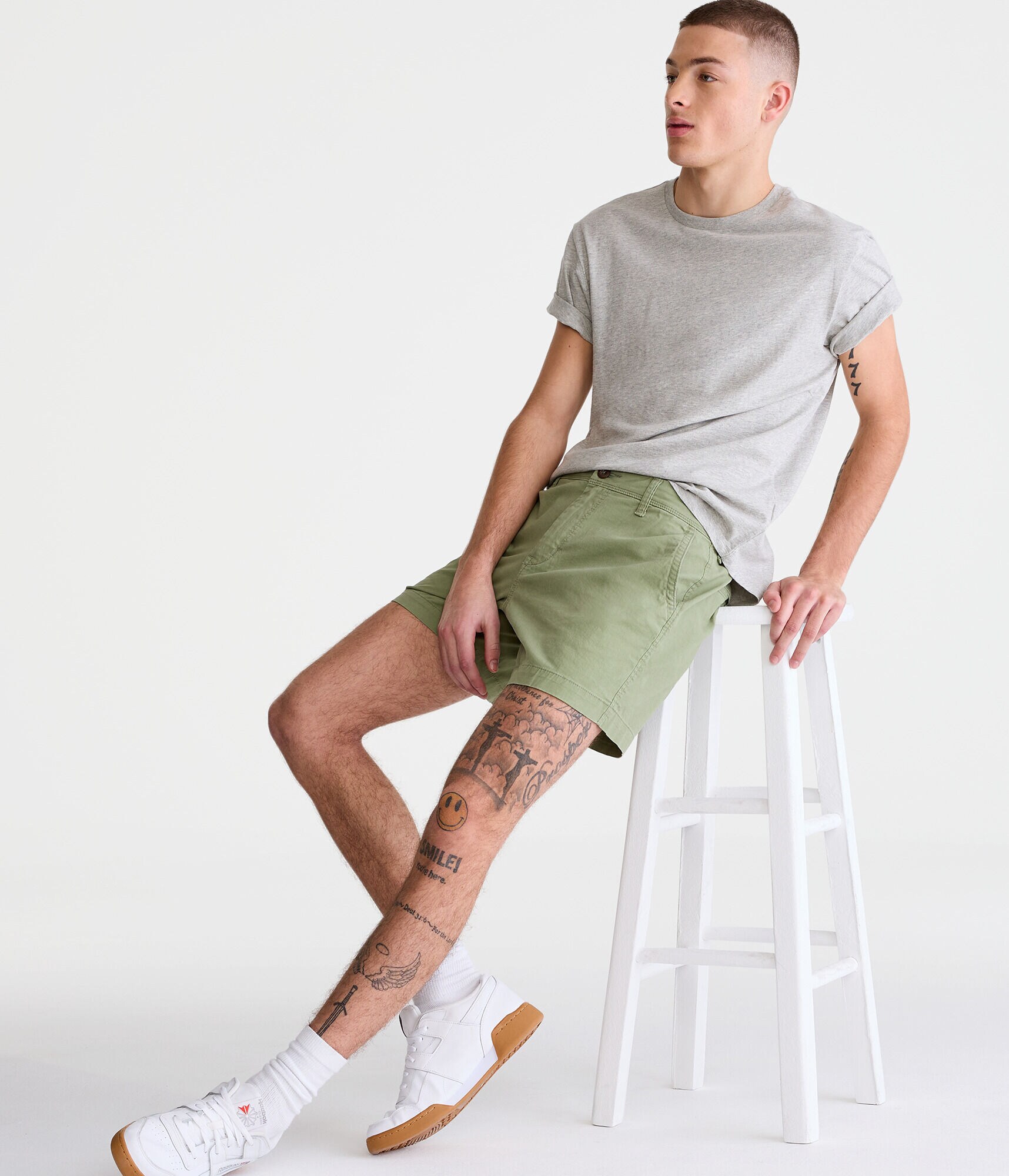 Solid Curved Hem Crew Tee