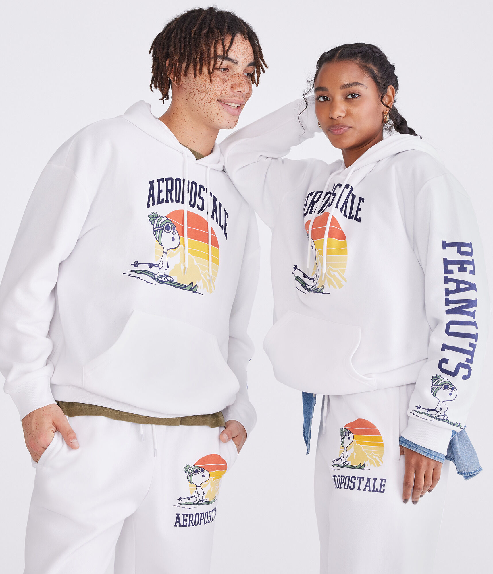 Peanuts® | Aéropostale Snoopy Sunset Ski Pullover Hoodie