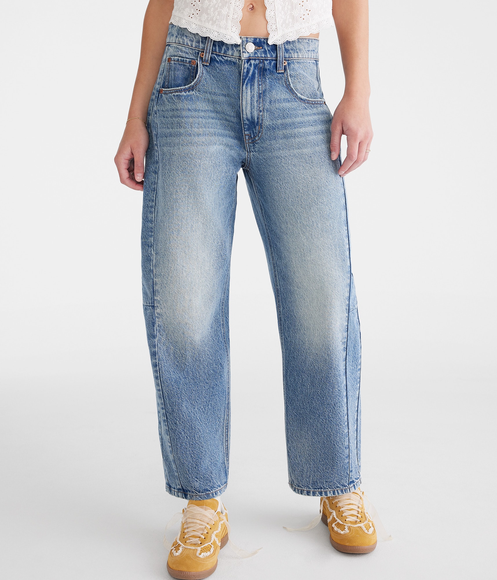 Mid-Rise Barrel Leg Jean
