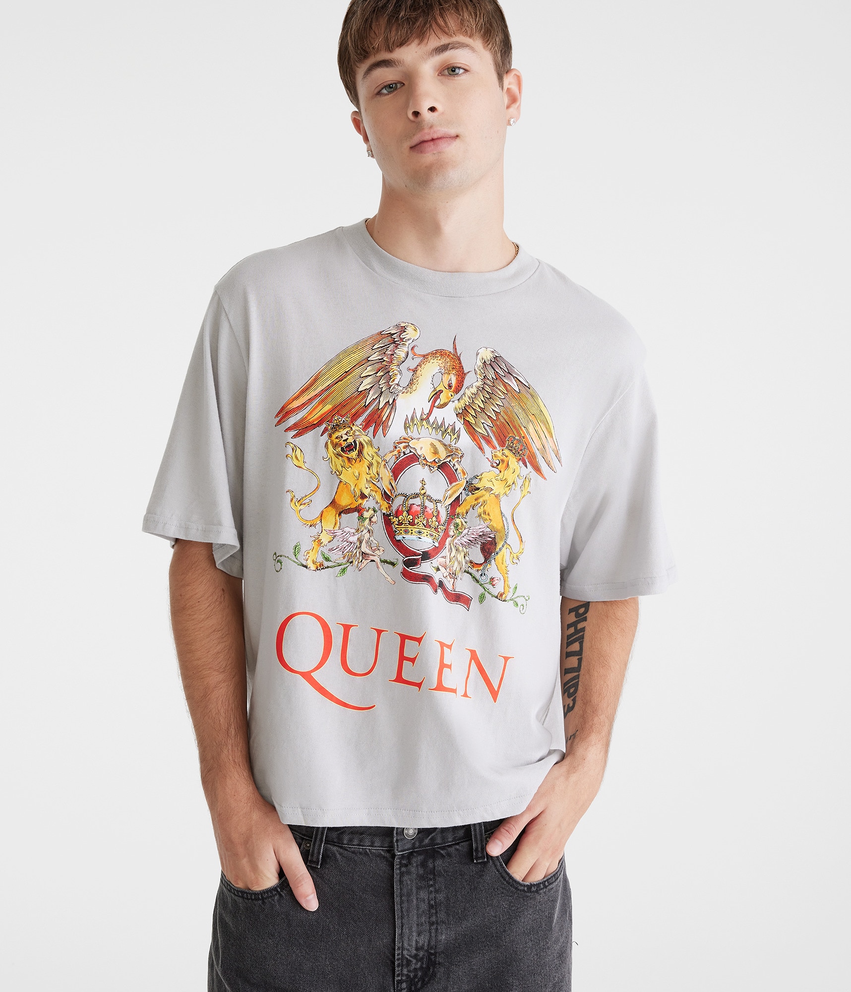 Queen Boxy Graphic Tee