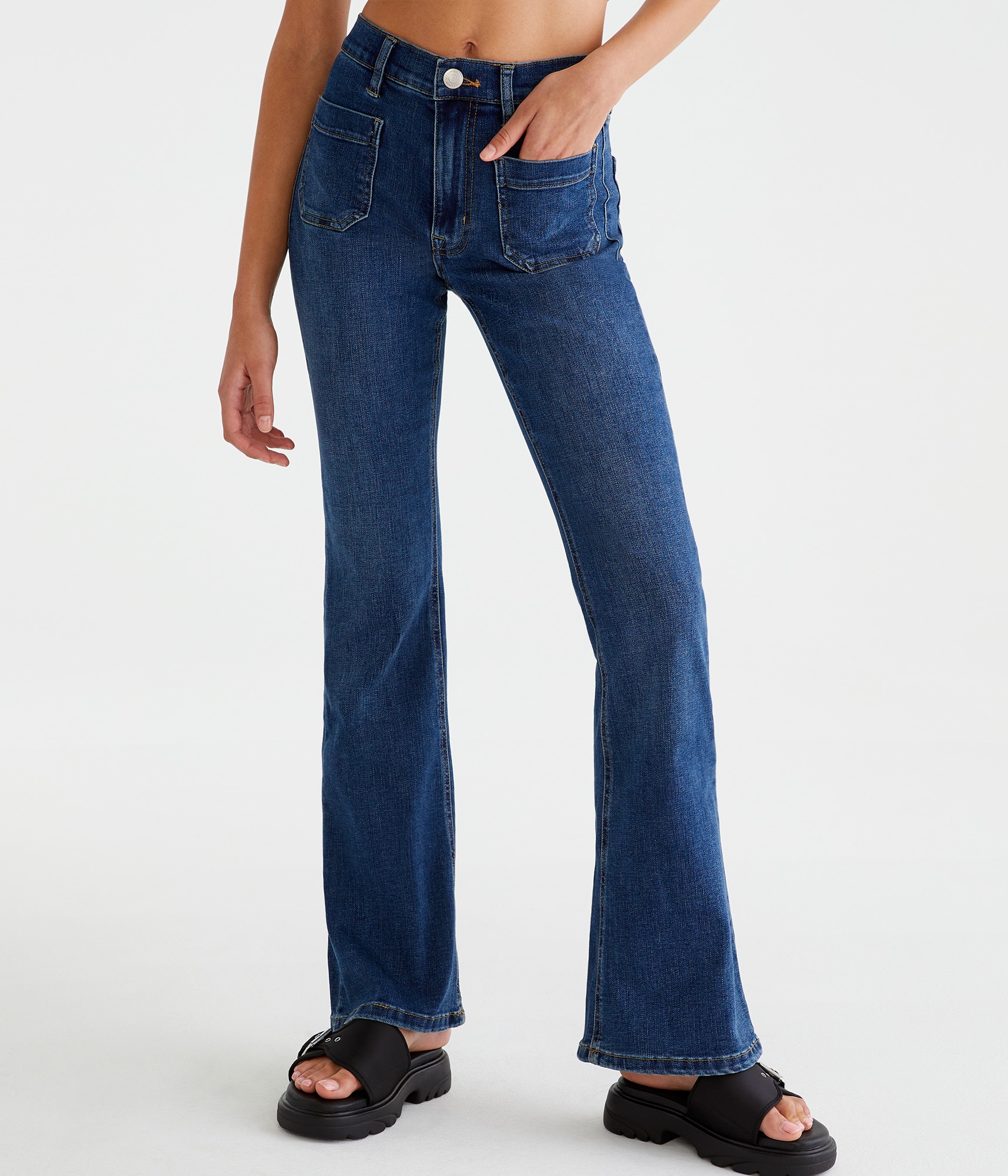 【Rest & Recreation】 WIDE FLARE JEANS / 追跡付 High-Rise Distressed Flare Jeans | Trendy Wide-Leg Denim